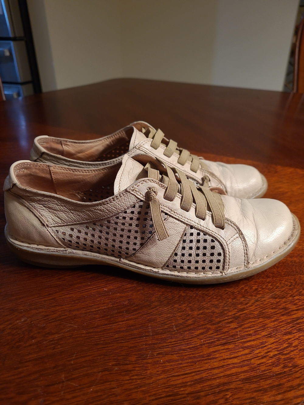 PIKOLINOS Arenas Perforated Women's Light Beige Leather Sneakers EU 36 US 5.5-6